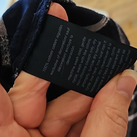 #93 Tommy Hilfiger button down top - Picture 5 of 8